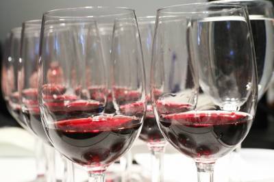 «На всякий случай назовут "невино"»: Шапкин о дефиците импортного вина