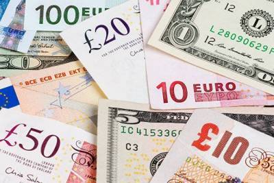 Фунт дешевеет к доллару на возвращении опасений вокруг Brexit