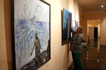 В Кириллове готовят к открытию уникальную выставку картин Михаила Копьёва