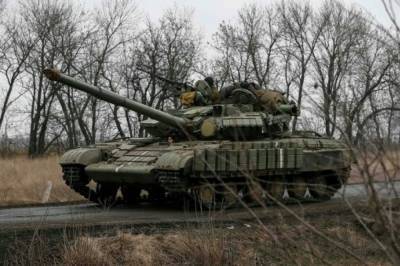 Беларусь привела резерв танков и артиллерийских баз в высшую боевую готовность