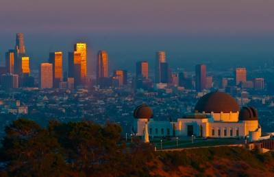 В Лос-Анджелесе почти 50 градусов тепла: около 9 млн жителей могут остаться без электричества, один человек погиб