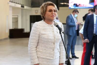 «Мир устал от брутальной политики»: Матвиенко призвала женщин участвовать в жизни страны