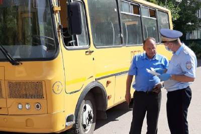 Состояние школьных автобусов проверили автоинспекторы