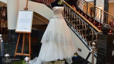 Невесту раскритиковали за дешевое свадебное платье из масс-маркета