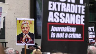 В Лондоне возобновился процесс над основателем WikiLeaks Джулианом Ассанжем