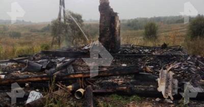 При пожаре в Новосибирской области погибли 2 человека