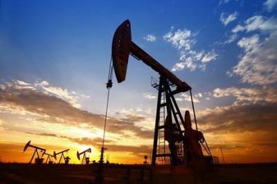 Мировые цены на нефть продолжают снижаться, — Reuters