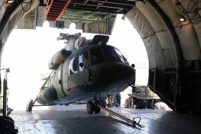 Пилоты вертолетов Ми-8, поступивших на военную базу в Таджикистане, прошли обучение в Тверской области