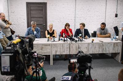 Трое членов Координационного совета белорусской оппозиции прошли контроль на границе с Украиной