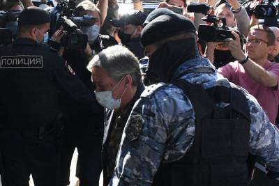 Суд признал Ефремова виновным в ДТП со смертельным исходом