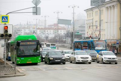 В Екатеринбурге к 2021 году планируют поднять стоимость проезда в транспорте до 32 рублей