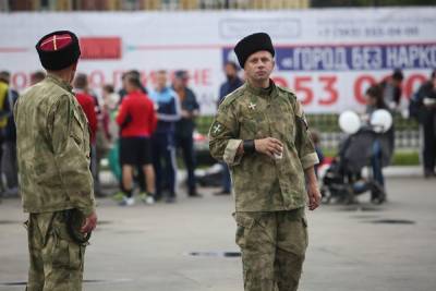 Полиция: казаки не могут проверять внешний вид жителей Екатеринбурга