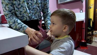 Зрители ТВЦ собирают средства на лечение 3-летнего Степы Якушкина