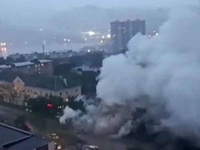 Взрыв асфальта на теплотрассе во Владивостоке попал на видео - dayonline.ru - Россия - Владивосток