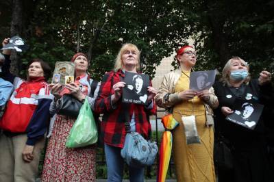 Группа поддержки Ефремова устроила пляски на костях погибшего водителя