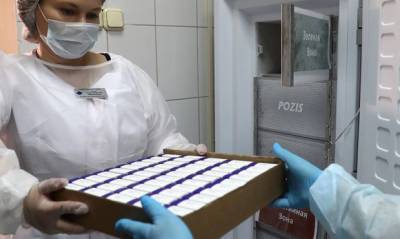 Минздрав сообщил о поступлении в регионы первой партии вакцины от коронавируса