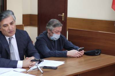 Суд назначил актеру Михаилу Ефремову восемь лет колонии за смертельное ДТП