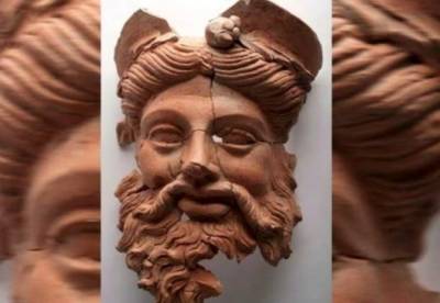 В Турции нашли древнюю маску с лицом греческого бога