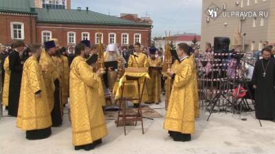 Митрополит Лонгин освятил надвратный храм Спасского собора Спасского женского монастыря