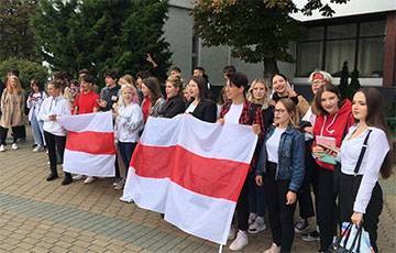 Студенты вышли на протесты по всей Беларуси