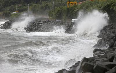В Японии вследствие тайфуна пострадали свыше ста человек