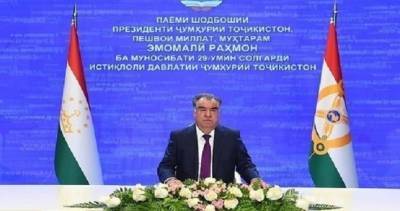 Эмомали Рахмон поздравил Таджикистанцев с Днем Государственной независимости республики