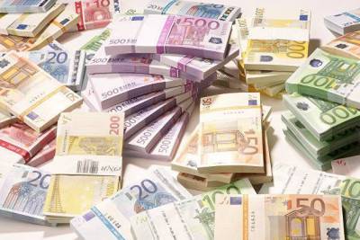Официальный курс евро на среду вырос до 89,74 рубля