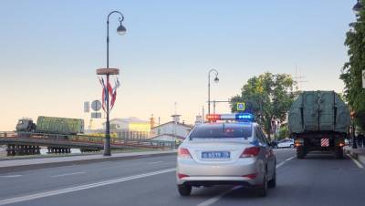 Петербуржца задержали за угон автомобиля со спящими пассажирами