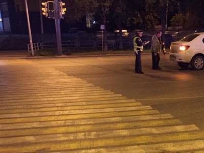 Водитель сбил в Челябинске двух студенток, переходящих дорогу