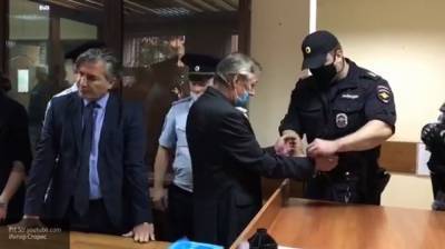 Адвокат назвал наказание Ефремова "усредненным"