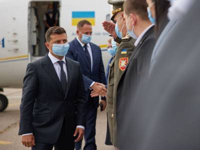 Зеленский заявил, что будет "сколько его хватит" ездить по регионам Украины