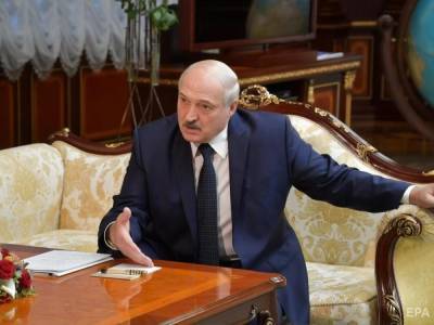 Лукашенко рассказал, зачем ходил с автоматом