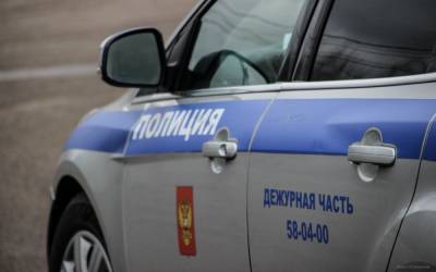 В Тверской области неизвестный водитель протаранил на парковке легковушку и уехал с места