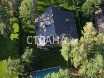 Деревянный особняк в американском стиле за 12 миллионов: СМИ показали поместье министра культуры Ткаченко