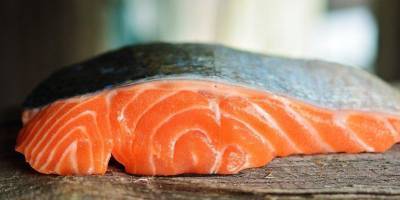 Обнаружена способность лосося сохранять коронавирус больше недели