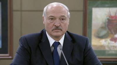 Лукашенко сравнил себя с Порошенко и рассказал про миллиарды