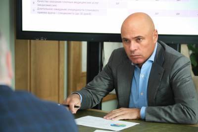 Игорь Артамонов провел рабочее совещание по обращениям жителей на работу медучреждени