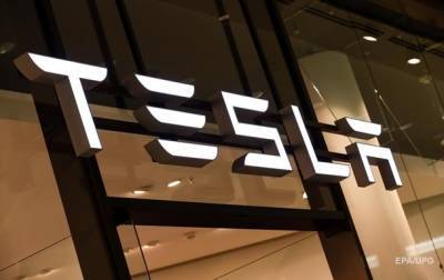 Акции компании Tesla обвалились