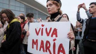 В Минске идут стихийные акции солидарности с Марией Колесниковой, ОМОН задерживает протестующих