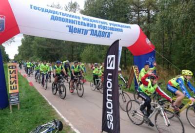 В Ленобласти молодежь приняла участие в велопробеге "Дорогами Победы"