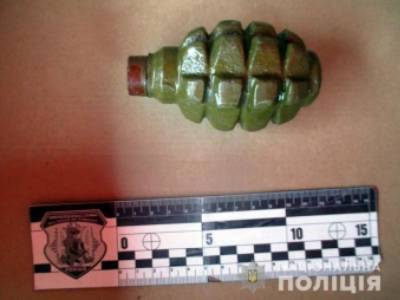 В Запорожье задержали пьяного мужчину с гранатой - полиция