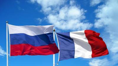 Франция отложила переговоры о политике безопасности и сотрудничестве с Россией