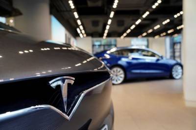 Акции Tesla потеряли одну пятую стоимости