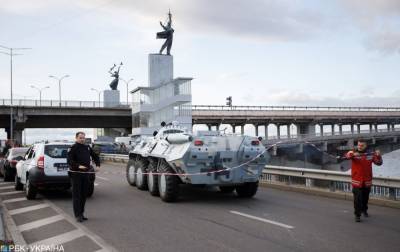 "Минера" моста Метро в Киеве выпустили из психбольницы