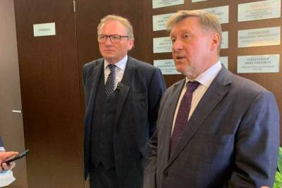 Бизнес-омбудсмен Титов привел к согласию мэрию Новосибирска и киоскеров