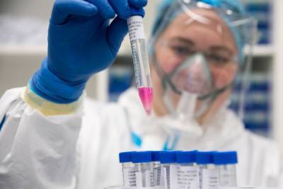 Компания-разработчик приостановила испытания вакцины от коронавируса из-за непонятной болезни