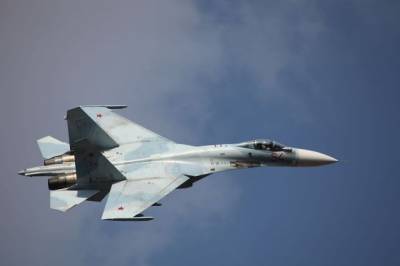 Перехват иностранных самолетов российским Су-27 показали на видео