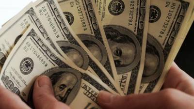 Курс доллара превысил 426 тенге на торгах