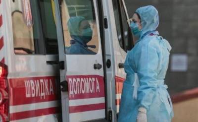 Вирус набирает обороты, украинцев увозят в больницы целыми семьями: "Школы не принимают детей, потому что их там некому учить"