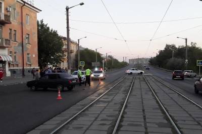 В Новотроицке сбили на пешеходном переходе двоих подростков